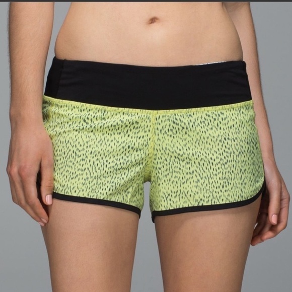Lululemon Run Speed Short Dottie Dash Clarity Yellow and Black Sz 4 - Picture 1 of 12